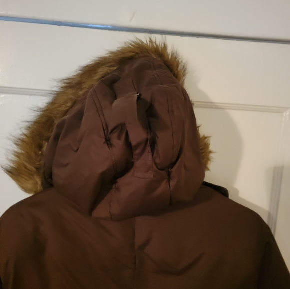 Like new DKNY puffer coat with removable hood - Picture 7 of 9